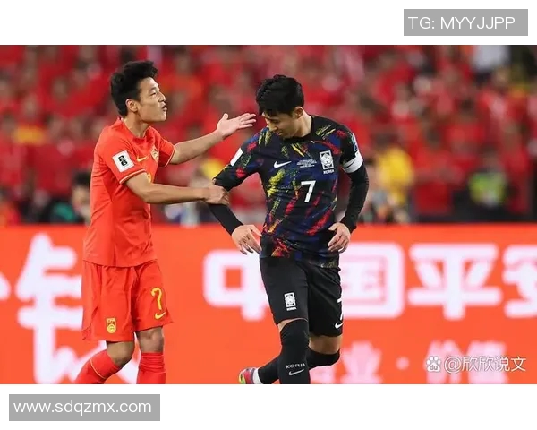 球星赛场安抚动作展现足球魅力与竞技精神的独特风采